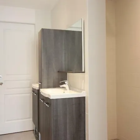 Spacious In Old Town דירה *