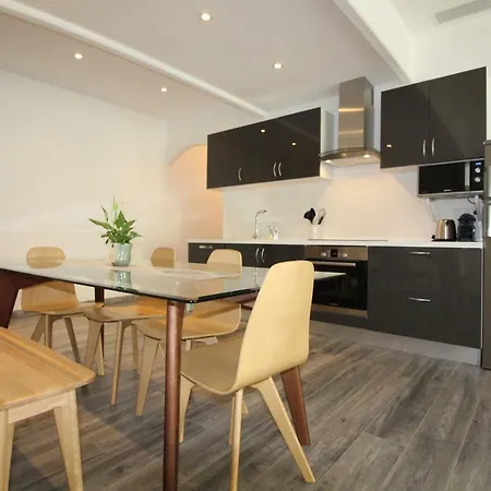 דירה Spacious In Old Town אנטיב